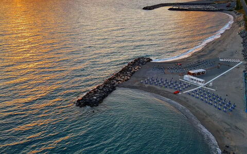 Baia di Tempsa Beach and Sea: Wasser, Wasservorräte, Gewässer, Strand, Küste, Horizont, Küsten Und Ozeanische Forms, Meer, Ufer, Ozean