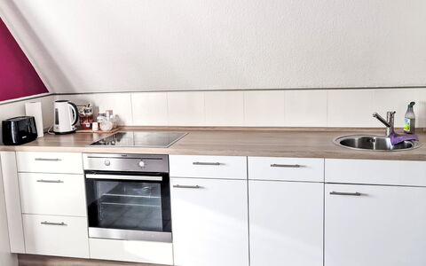 Workbase Nidderau: Küche, Countertop, Flooring, Küchengerät, Major Appliance, Spüle, Cabinetry, Interior Design, Fussboden, Armatur