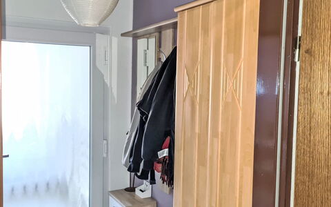 Workbase Nidderau: Flooring, Holz, Fussboden, Interior Design, Holzboden, Möbel, Tür, Schrank, Zimmer, Holzbeize