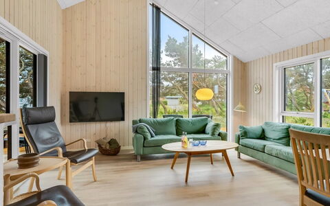 Ylermi - 600M from the Sea: Holz, Interior Design, Flooring, Decke, Holzboden, Fussboden, Wohnzimmer, Hartholz, Planke, Holzbeize