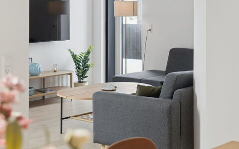Hubertina - 900M from the Sea: Möbel, Interior Design, Flooring, Couch, Fussboden, Wohnzimmer, Holz, Tabelle, Zuhause, Beleuchtung