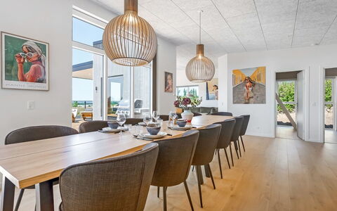 Hubertina - 900M from the Sea: Möbel, Flooring, Holz, Interior Design, Fussboden, Küche & Esszimmer Tisch, Esszimmer, Decke, Holzboden, Tabelle