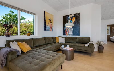 Hubertina - 900M from the Sea