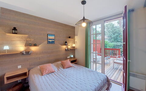 Beau Séjour: Möbel, Interior Design, Holz, Flooring, Fussboden, Decke, Schlafzimmer, Zimmer, Zuhause, Bett