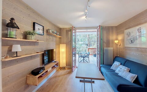 Beau Séjour: Flooring, Holz, Interior Design, Fussboden, Decke, Holzboden, Möbel, Zimmer, Wohnzimmer, Hartholz