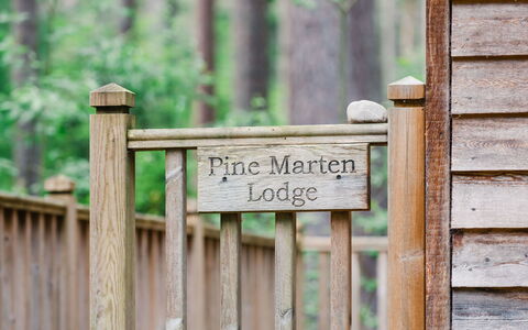 Ballater 100: Wohngebiet, Hügel, Haus, Zuhause, Resort, Gebirge, Eco Hotel, Bergstation, Estate, Villa