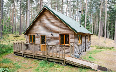 Ballater 100: Wohngebiet, Hügel, Haus, Zuhause, Resort, Gebirge, Eco Hotel, Bergstation, Estate, Villa