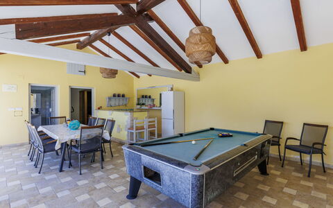 Happy: Wohngebiet, Hügel, Haus, Zuhause, Resort, Gebirge, Eco Hotel, Bergstation, Estate, Villa