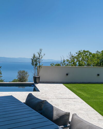 Black Imperium: Schatten, Meer, Garten, Landscaping, Küste, Beton, Gartenmöbel, Ozean, Schwimmbad, Walkway
