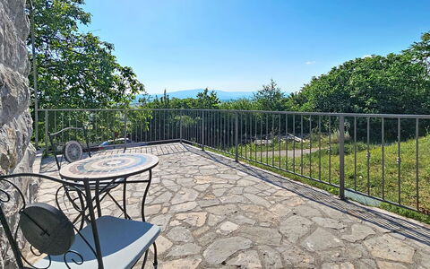 Marija: Wohngebiet, Hügel, Haus, Zuhause, Resort, Gebirge, Eco Hotel, Bergstation, Estate, Villa