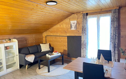 Allalinblick: Möbel, Flooring, Holz, Fussboden, Interior Design, Zimmer, Decke, Holzboden, Wohnzimmer, Hartholz