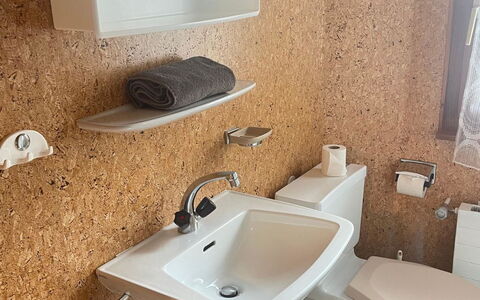 Allalinblick: Armatur, Bad Sink, Sinken, Installation, Fussboden, Flooring, Badezimmer, Zapfhahn, Toilleten Sitz, Toilette