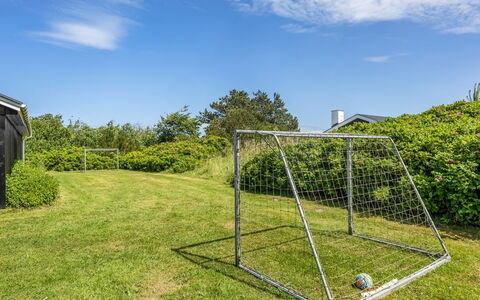 Isabel - 650M from the Sea: Netz, Grundstueck, Rasen, Garten, Garten, Park, Hinterhof