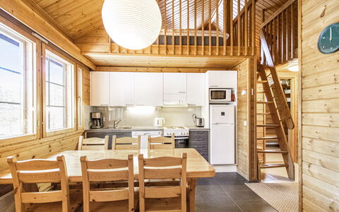 Naavarinne: Holz, Decke, Interior Design, Zuhause, Hütte, Küche, Fussboden, Möbel, Blockhaus, Holzbeize