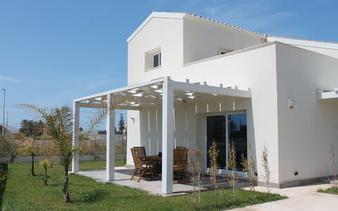 Villa Blue: Möbel, Schatten, Veranda, Stuhl, Pergola, Tür, Outdoor Struktur, Gartenmöbel, Terrasse, Küche & Esszimmer Tisch