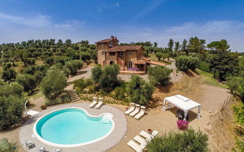 Villa Larino: Landschaft, Ländliches Gebiet, Estate, Bauernhaus, Villa, Hazienda, Villa, Schwimmbad