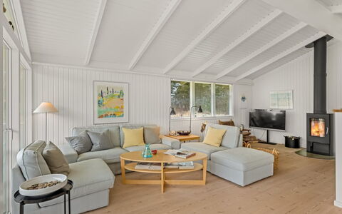 Gudmunda - 300M from the Sea: Interior Design, Flooring, Fussboden, Couch, Holz, Möbel, Decke, Wohnzimmer, Holzboden
