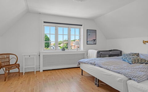 Annagrete - 300M from the Sea: Holz, Zuhause, Haus, Decke, Schlafzimmer, Bett, Hütte, Bettrahmen, Schiebefenster, Hartholz