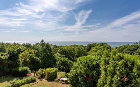 Maison Rose: Himmel, Blau, Daytime, Vegetation, Horizont, Wolke, Strauch, Pflanzengemeinschaft, Sonnenlicht, Kumulus