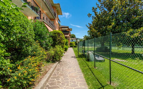 Sant'Agata: Wohngebiet, Strauch, Wohnung, Garten, Estate, Rasen, Hecke, Vorort, Landscaping