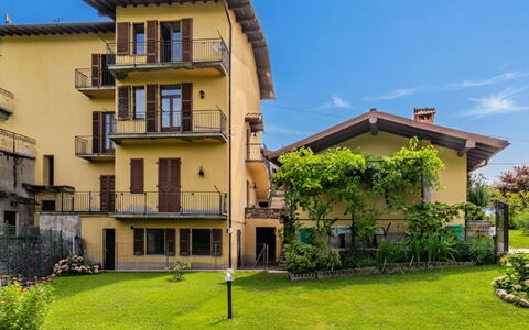 Casa Iolanda: Gebäude, Fenster, Wohngebiet, Fassade, Zuhause, Haus, Nachbarschaft, Die Architektur, Balkon, Wohnung