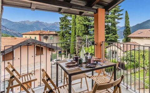 Casa Matilde: Möbel, Stuhl, Tabelle, Veranda, Balkon, Gartenmöbel, Tisch Im Freien, Schatten, Küche & Esszimmer Tisch, Eco Hotel