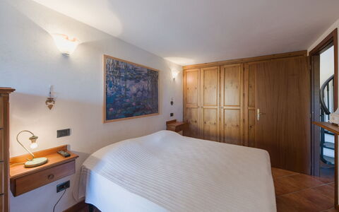 Casa Morgana: Flooring, Interior Design, Fussboden, Decke, Möbel, Zimmer, Wohnung, Bett, Cabinetry, Schlafzimmer