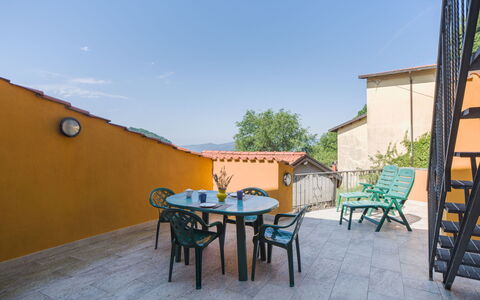 Casa Morgana: Zuhause, Balkon, Gartenmöbel, Schatten, Zimmerpflanze, Holzbeize, Stuhl, Blumentopf, Eco Hotel, Geländer