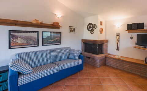 Casa Morgana: Möbel, Interior Design, Couch, Flooring, Fussboden, Holz, Zimmer, Wohnzimmer, Decke