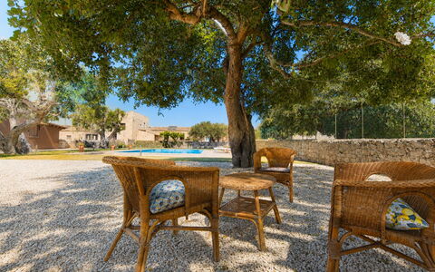 La Muraglia: Gartenmöbel, Möbel, Stuhl, Schatten, Tisch Im Freien, Schwimmbad, Resort, Estate, Landscaping, Garten