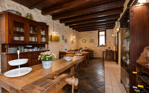 La Muraglia: Möbel, Interior Design, Wand, Holz, Flooring, Tabelle, Küche & Esszimmer Tisch, Decke, Esszimmer, Fussboden
