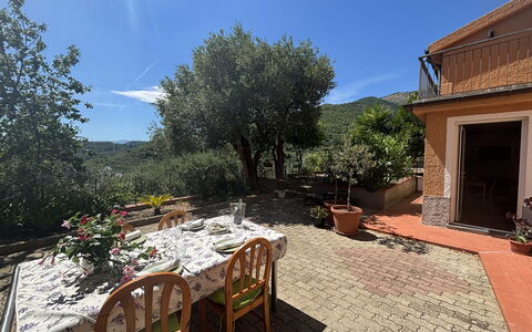 Il Fienile, Garden and Peacefull View: Bergforms, Hügel, Landschaft, Ländliches Gebiet, Gebirge, Bergstation, Blumentopf, Garten, Landscaping, Eco Hotel