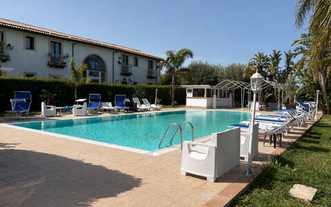Villa Gertrude: Schwimmbad, Resort, Hotel, Hazienda, Eco Hotel, Thermae, Villa, Sonnenliege, Ferienort