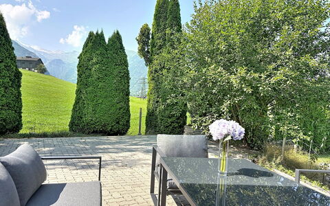 Kaprun 614: Möbel, Gartenmöbel, Stuhl, Tisch Im Freien, Garten, Schatten, Landscaping, Kaffetisch, Immergrün