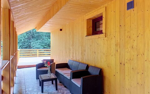 Hraničná: Möbel, Interior Design, Flooring, Fussboden, Tabelle, Holz, Decke, Stuhl, Zimmer, Couch