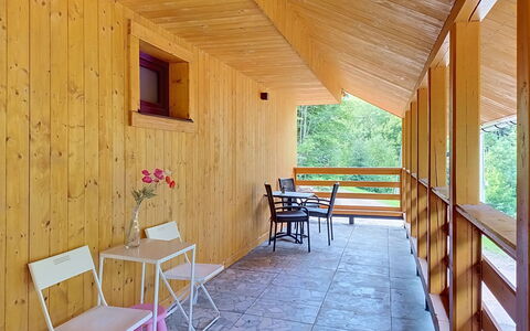 Hraničná: Möbel, Interior Design, Flooring, Fussboden, Tabelle, Holz, Decke, Stuhl, Zimmer, Couch