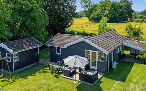 Helwigh - 330M from the Sea: Möbel, Interior Design, Flooring, Fussboden, Tabelle, Holz, Decke, Stuhl, Zimmer, Couch
