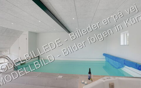 Eufemia - 2.8Km from the Sea: Möbel, Interior Design, Flooring, Fussboden, Tabelle, Holz, Decke, Stuhl, Zimmer, Couch