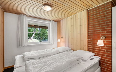 Eufemia - 2.8Km from the Sea: Wand, Holz, Interior Design, Decke, Schlafzimmer, Bett, Bettdecke, Bedding, Zuhause, Zimmer