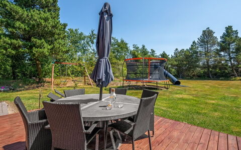 Eufemia - 2.8Km from the Sea: Möbel, Gartenmöbel, Stuhl, Tisch Im Freien, Garten, Schatten, Landscaping, Terrasse, Hinterhof, Freizeit