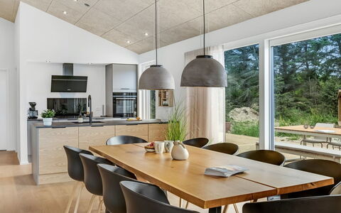 Huldrik - 900M from the Sea: Interior Design, Flooring, Möbel, Holz, Fussboden, Light Fixture, Decke, Küche & Esszimmer Tisch, Stuhl, Esszimmer