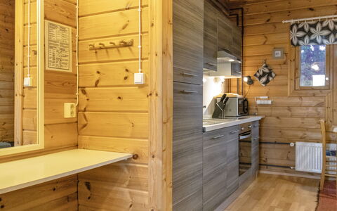 Karpalo 317: Möbel, Interior Design, Flooring, Fussboden, Tabelle, Holz, Decke, Stuhl, Zimmer, Couch