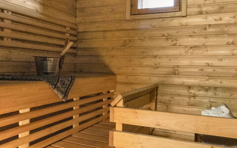 Karpalo 317: Möbel, Interior Design, Flooring, Fussboden, Tabelle, Holz, Decke, Stuhl, Zimmer, Couch