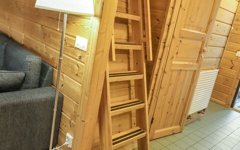 Karpalo 317: Möbel, Interior Design, Flooring, Fussboden, Tabelle, Holz, Decke, Stuhl, Zimmer, Couch