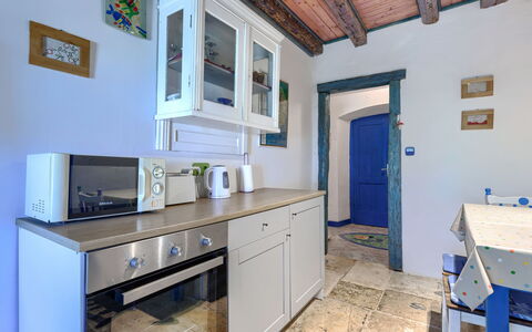 Nina: Möbel, Küche, Countertop, Cabinetry, Interior Design, Küchengerät, Flooring, Decke, Major Appliance, Fussboden