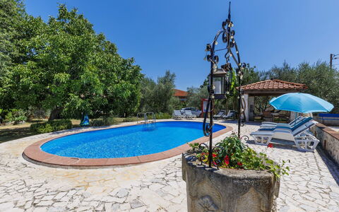 Nina: Blau, Gartenmöbel, Schatten, Schwimmbad, Flagstone, Hazienda, Resort, Landscaping, Stuhl, Eco Hotel