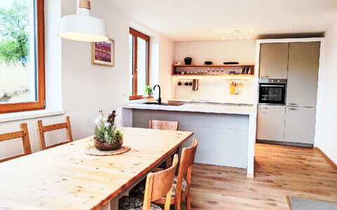Horní Líšnice: Möbel, Interior Design, Flooring, Fussboden, Countertop, Holz, Küche, Küche & Esszimmer Tisch, Decke, Tabelle