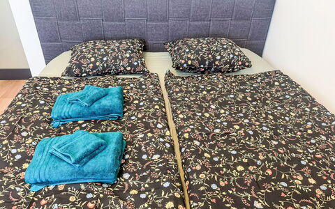 Horní Líšnice: Schlafzimmer, Linens, Textil, Bedding, Flooring, Bett, Fussboden, Bettdecke, Bettrahmen, Matratze
