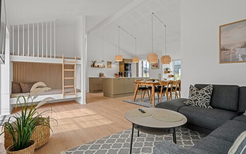 Karoliina - 500M from the Sea: Möbel, Interior Design, Flooring, Fussboden, Holz, Decke, Couch, Wohnzimmer, Zimmer, Beleuchtung