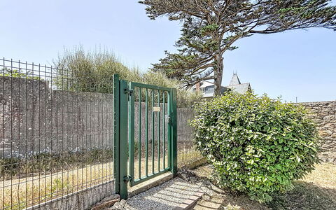 Résidence de la Mer: Tor, Strauch, Zaun, Home Fechten, Eisen, Garten, Landscaping, Wire Fechten, Hecke, Rasen